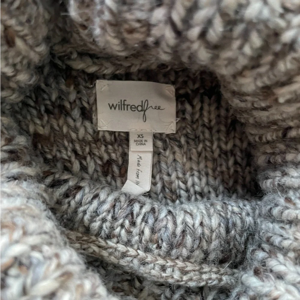 Aritzia Wool Alpaca Chunky Knit Turtle Neck Pullover Sweater. XS. - Picture 9 of 10